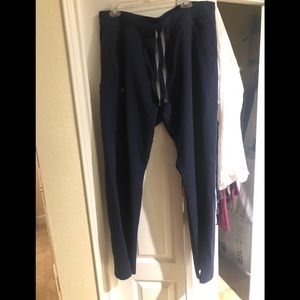 Kade cargo figs scrub bottoms